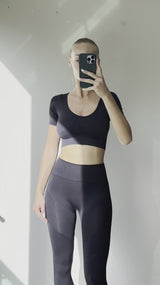 Seamless Short Sleeve Crop Top - Black Beauty