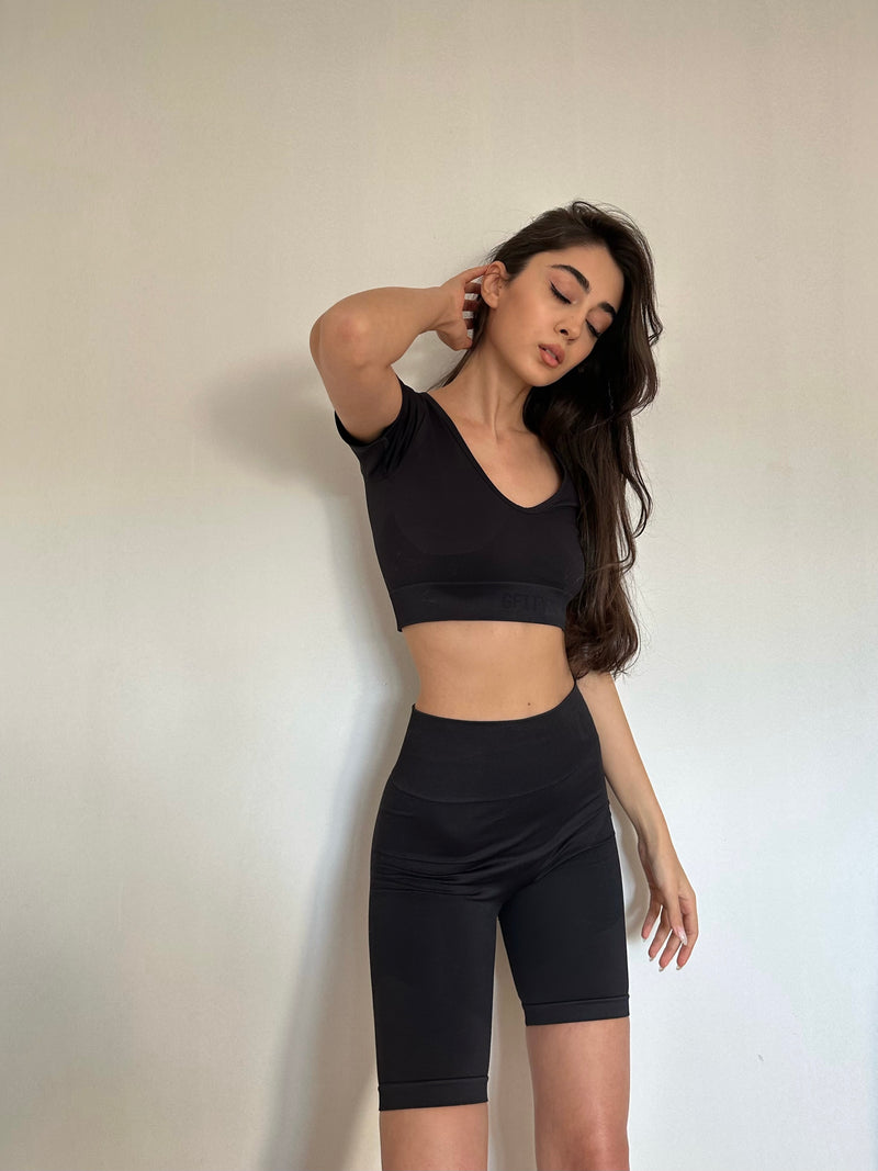 Seamless Short Sleeve Crop Top - Black Beauty